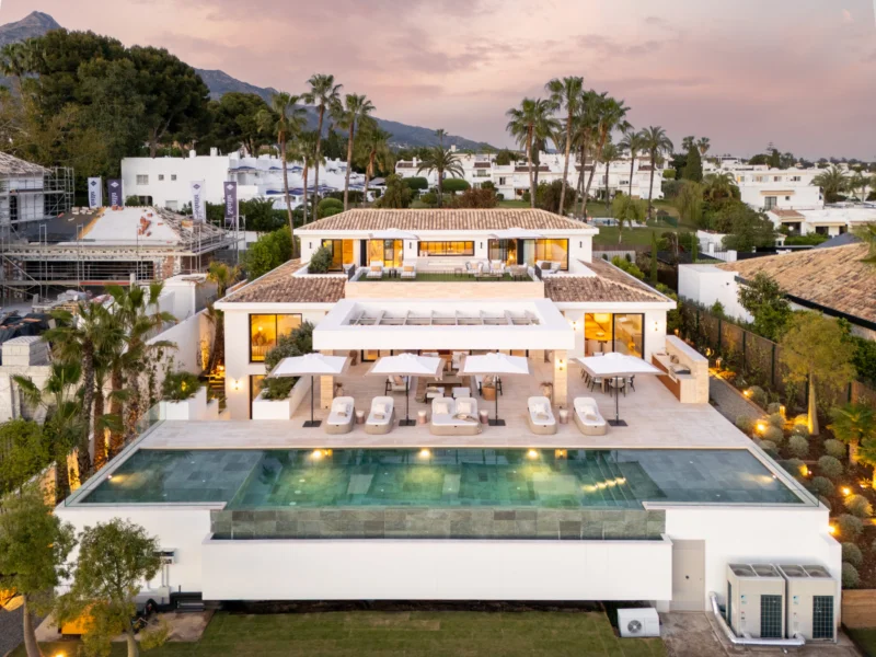 6 Bedroom Private Villa for Sale in Nueva Andalucía, Marbella