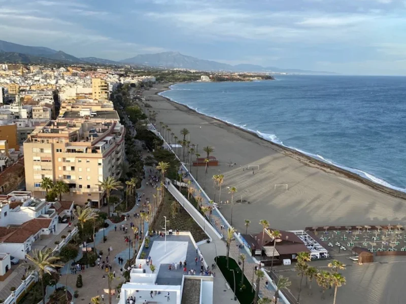 3 Bedroom Apartment for Sale in Estepona