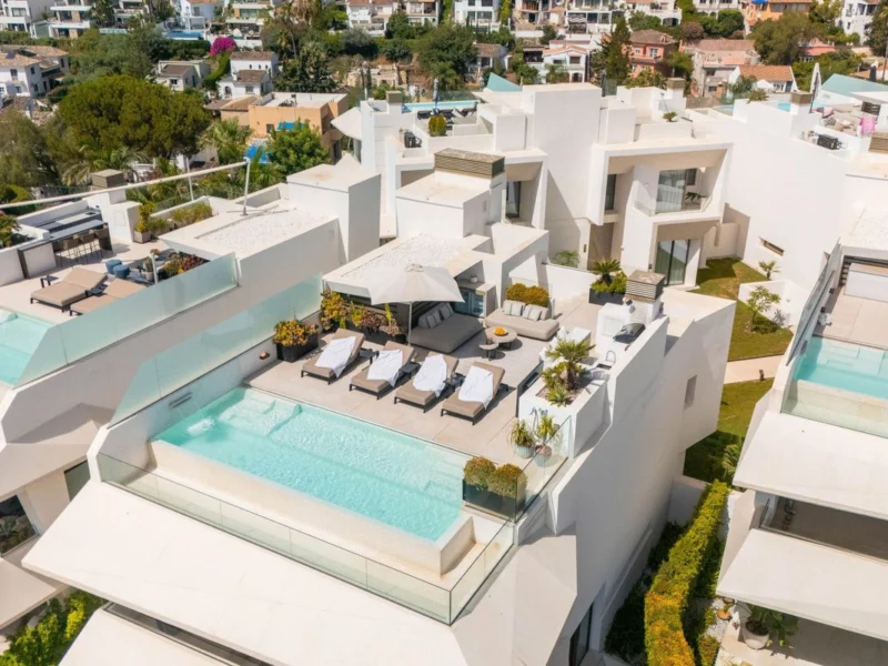 4 Bedroom Private Villa for Sale in Nueva Andalucía, Marbella