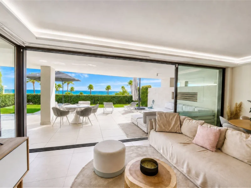 3 Bedroom Apartment with Terrace for Sale in Estepona