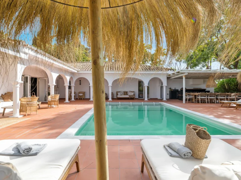 3 Bedroom Private Villa with Terrace for Sale in Las Chapas, Marbella