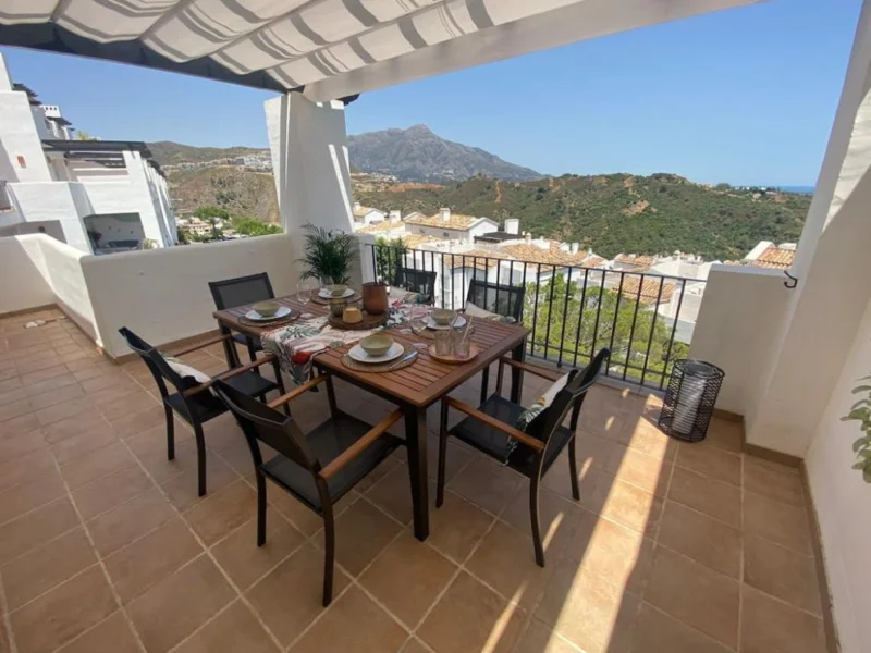 3 Bedroom Apartment for Rent in Benahavís