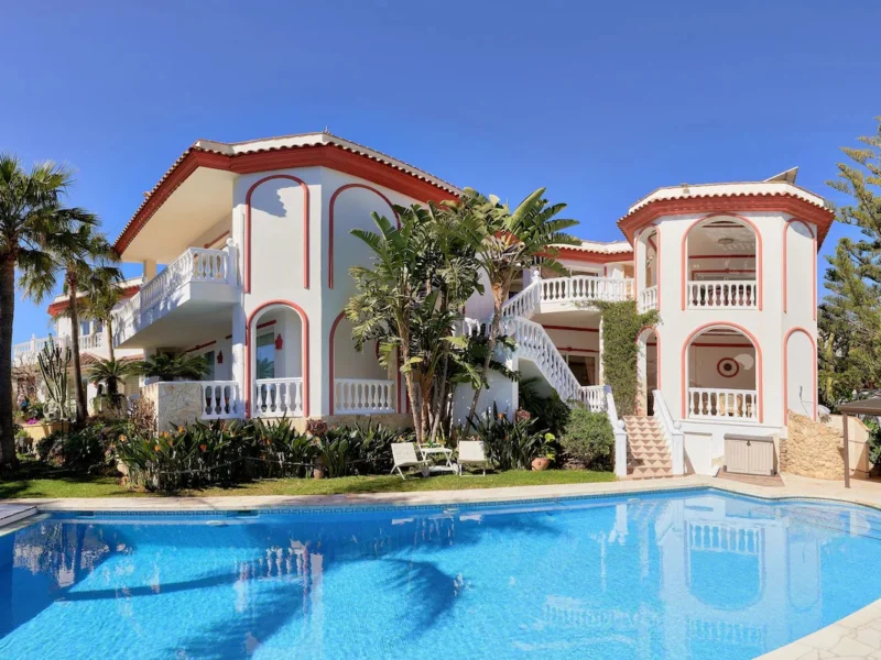 6 Bedroom Private Villa for Sale in Hacienda las Chapas, Las Chapas, Marbella