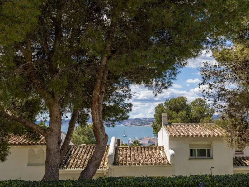 1 Bedroom Apartment with Terrace for Sale in Estepona