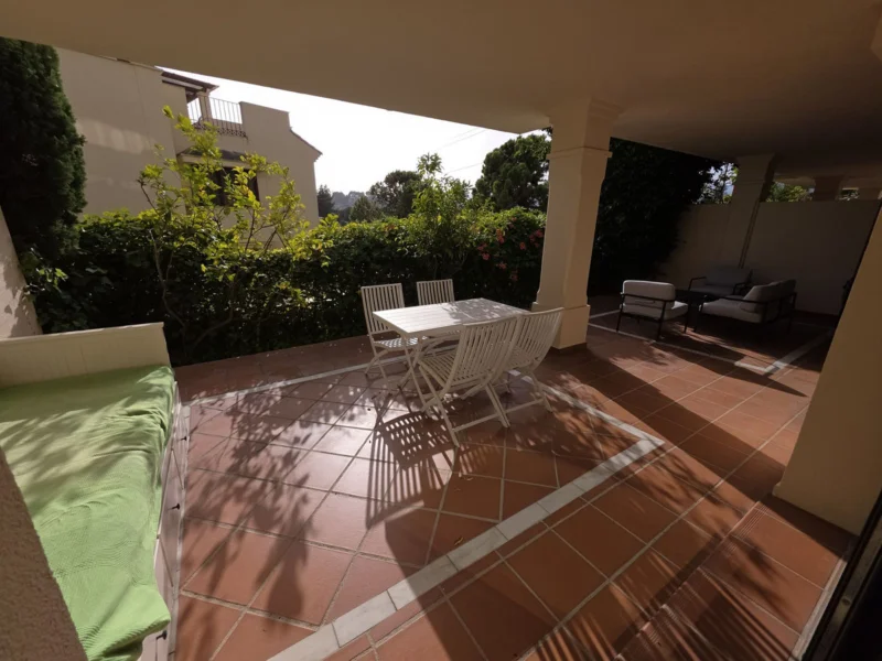 1 Bedroom Apartment with Terrace for Sale in Nueva Andalucía, Marbella