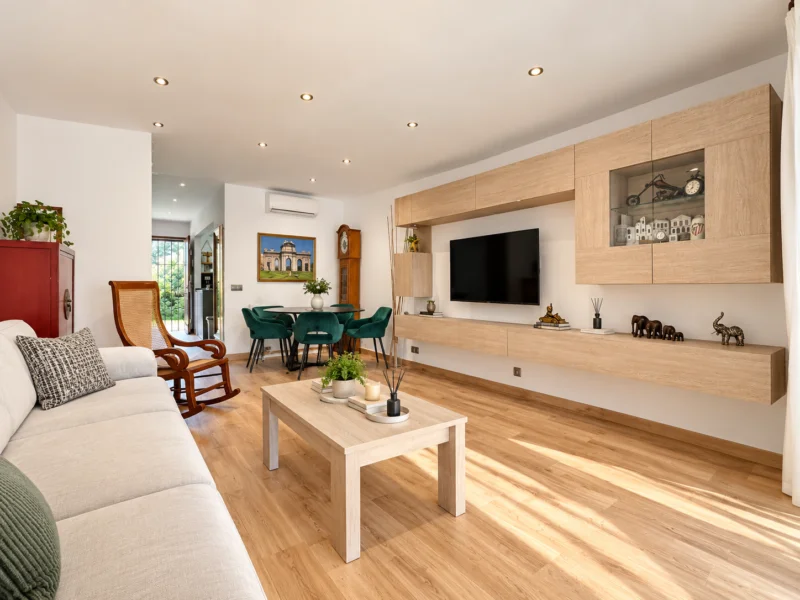 3 Bedroom Private Villa with Terrace for Sale in Cabopino, Marbella