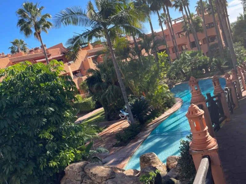 2 Bedroom Apartment with Terrace for Sale in Benahavís