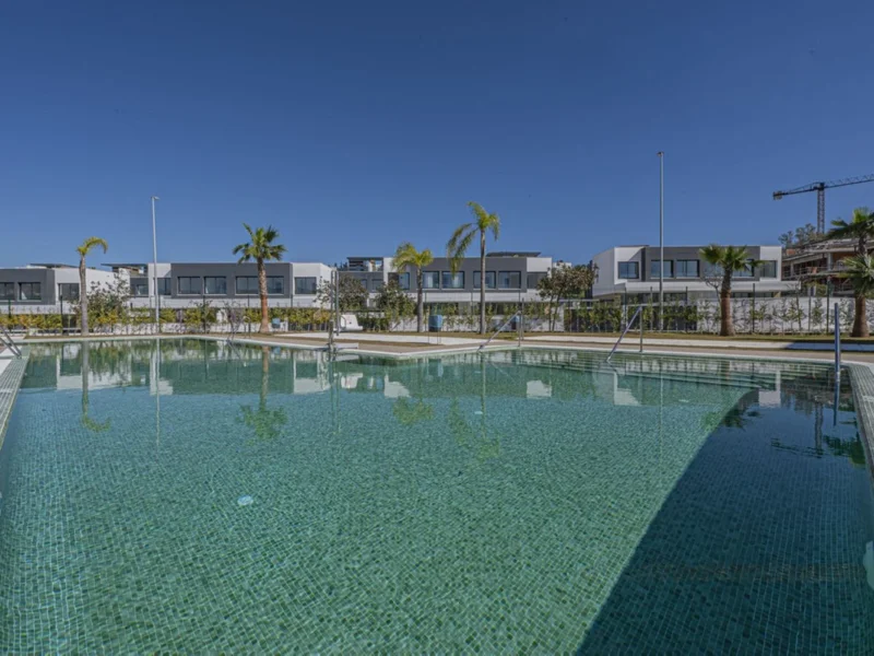 3 Bedroom Private Villa for Rent in Atalaya, Estepona