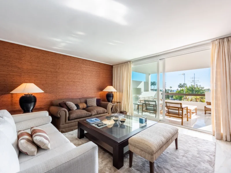2 Bedroom Apartment for Sale in Estepona