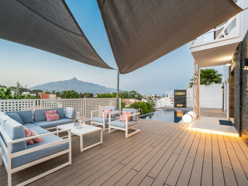 7 Bedroom Private Villa for Sale in Marbella