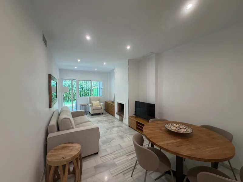 2 Bedroom Apartment with Terrace for Sale in Marbella