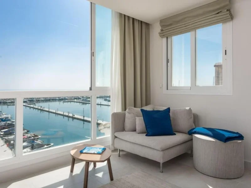 2 Bedroom Apartment for Sale in Puerto Banús, Marbella