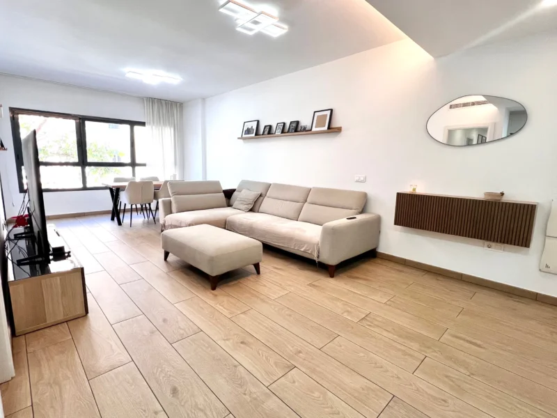 4 Bedroom Apartment for Sale in Estepona Centro