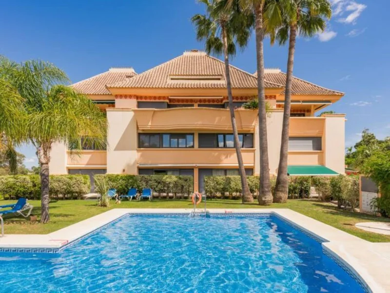3 Bedroom Apartment for Sale in Nueva Andalucía, Marbella