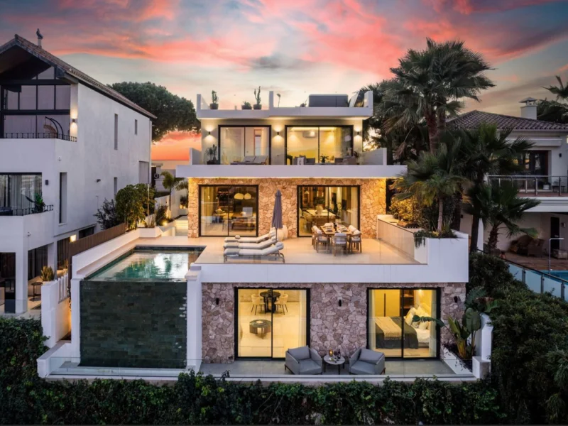 5 Bedroom Private Villa for Sale in Nueva Andalucía, Marbella