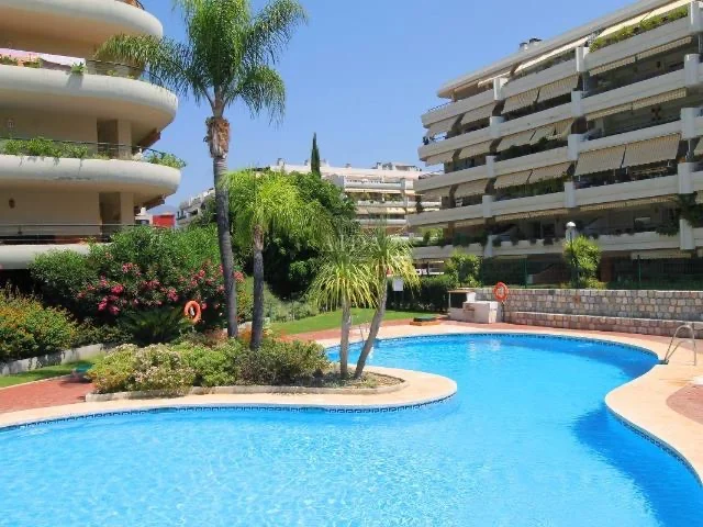 2 Bedroom Apartment with Terrace for Sale in Guadalmina Alta, San Pedro de Alcántara