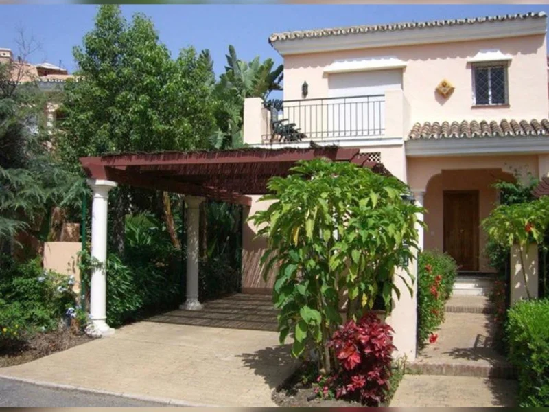 Furnished 3 Bedroom Private Villa for Rent in Estepona