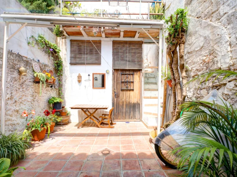 3 Bedroom Private Villa for Sale in La Alqueria, Estepona