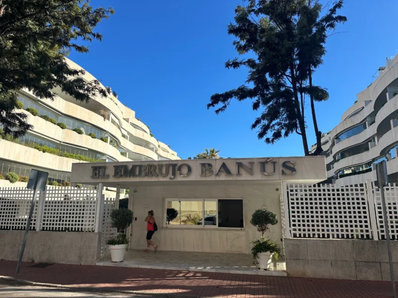 3 Bedroom Apartment with Terrace for Sale in El Embrujo de Banús, Puerto Banús, Marbella