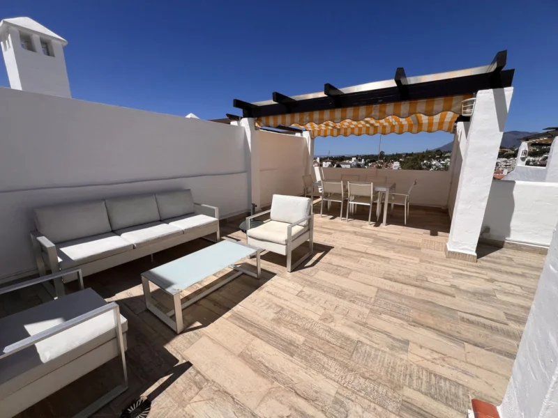 2 Bedroom Apartment with Terrace for Sale in Estepona
