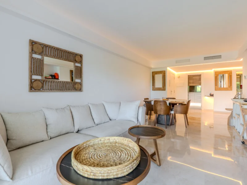 2 Bedroom Apartment for Sale in Puerto Banús, Marbella