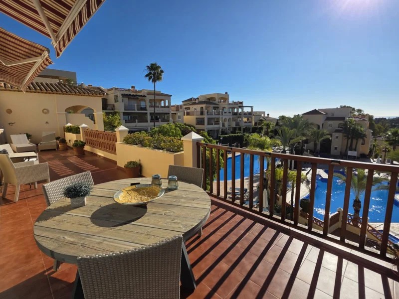2 Bedroom Apartment with Terrace for Sale in Atalaya, Estepona