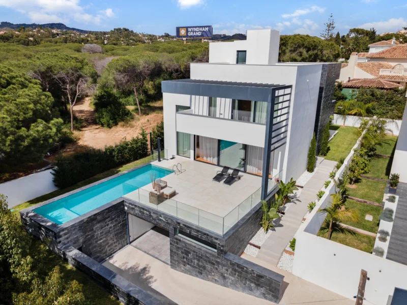 6 Bedroom Private Villa for Sale in Marbesa, Marbella