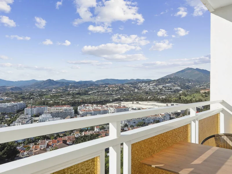 Furnished 2 Bedroom Apartment for Rent in Nueva Andalucía, Marbella