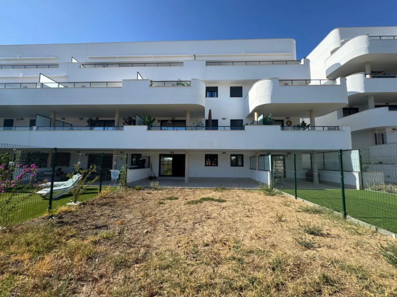 2 Bedroom Apartment for Sale in Estepona