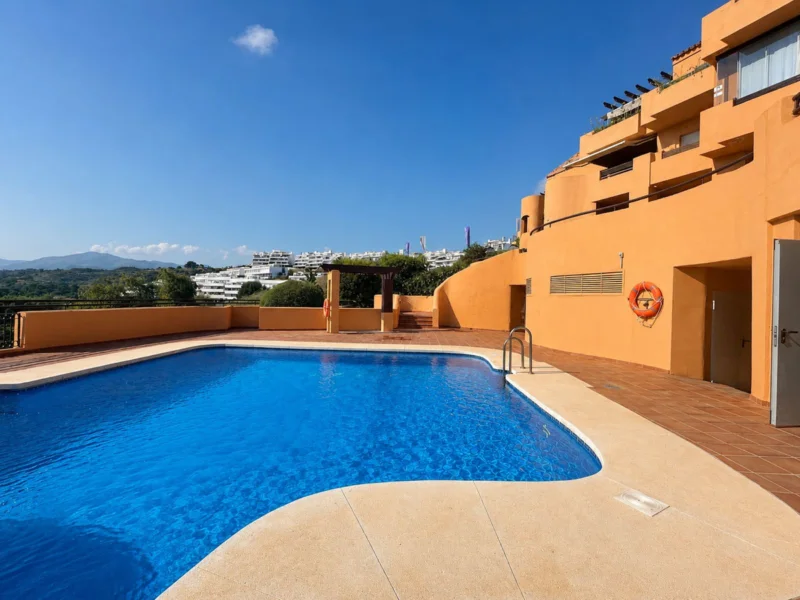 2 Bedroom Apartment for Sale in Cancelada, Estepona