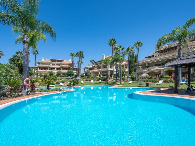 3 Bedroom Apartment for Sale in Las Alamandas, Nueva Andalucía, Marbella