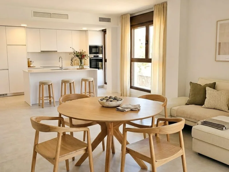 3 Bedroom Apartment with Terrace for Rent in Estepona