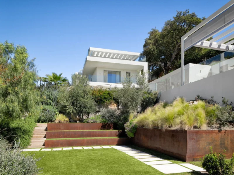 5 Bedroom Private Villa for Sale in Elviria, Marbella