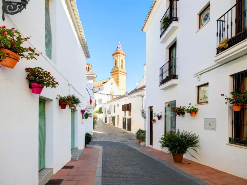 4 Bedroom Private Villa for Sale in La Alqueria, Estepona