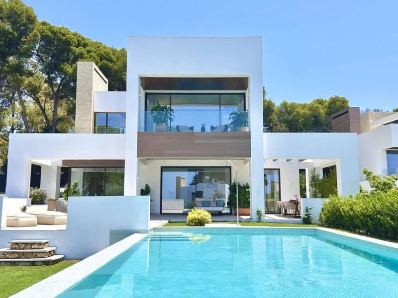 Villa privada de 5 dormitorios en venta en Marbella