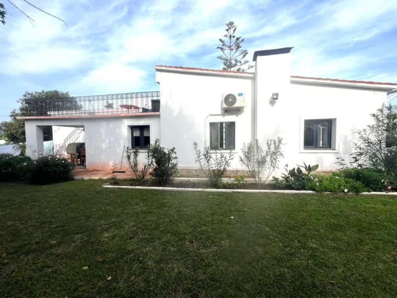 4 Bedroom Private Villa for Sale in Puerto Banús, Marbella