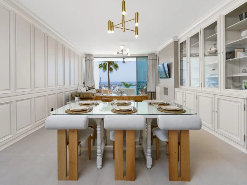 Furnished 2 Bedroom Apartment for Rent in Puerto Banús, Marbella