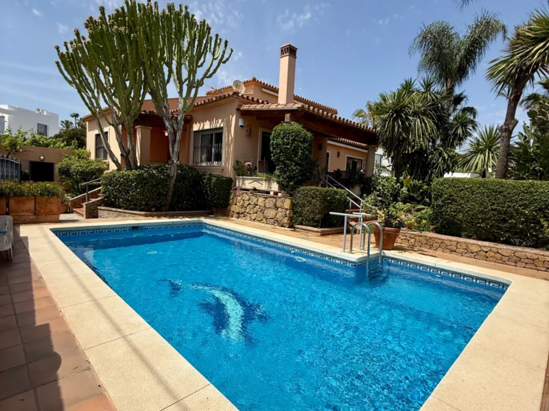 5 Bedroom Private Villa for Sale in Marbesa, Marbella