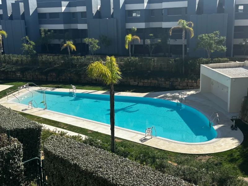 3 Bedroom Apartment with Terrace for Sale in Oasis 325, Estepona