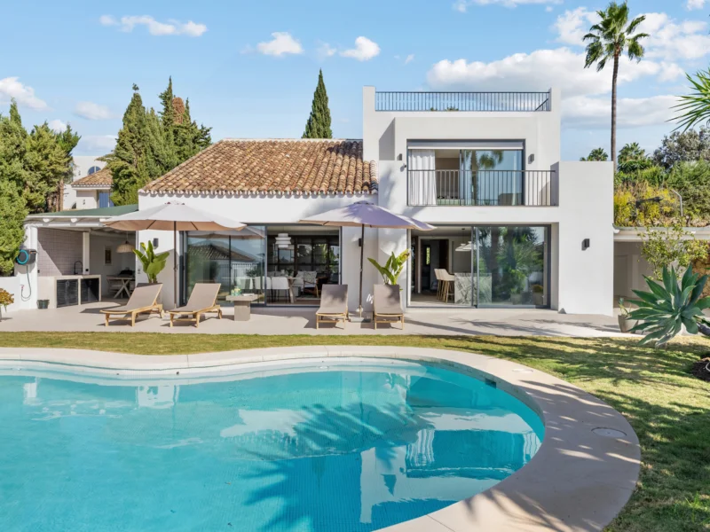 4 Bedroom Private Villa for Sale in Marbella