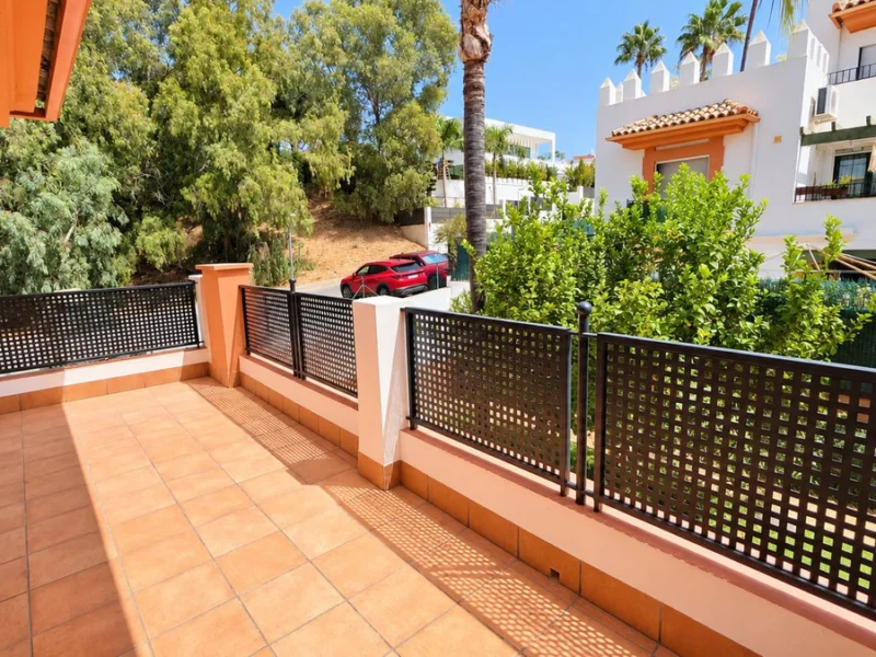 3 Bedroom Apartment with Terrace for Sale in Estepona