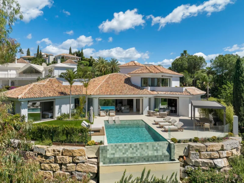 6 Bedroom Private Villa for Sale in Benahavís