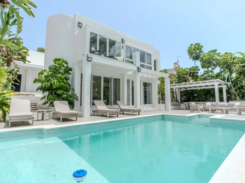 4 Bedroom Private Villa for Sale in Nueva Andalucía, Marbella