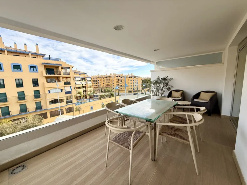 3 Bedroom Apartment with Terrace for Sale in San Pedro de Alcántara