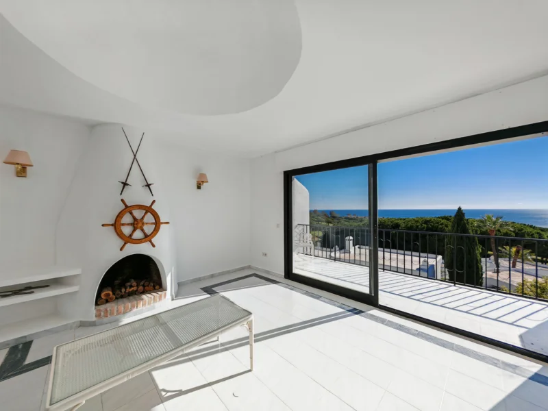 2 Bedroom Private Villa for Sale in Cabopino, Marbella