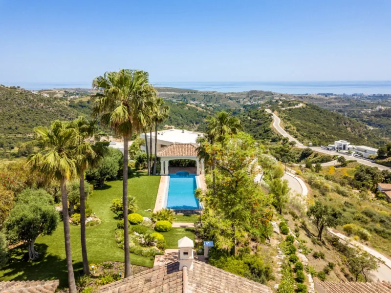7 Bedroom Private Villa for Sale in Benahavís Pueblo