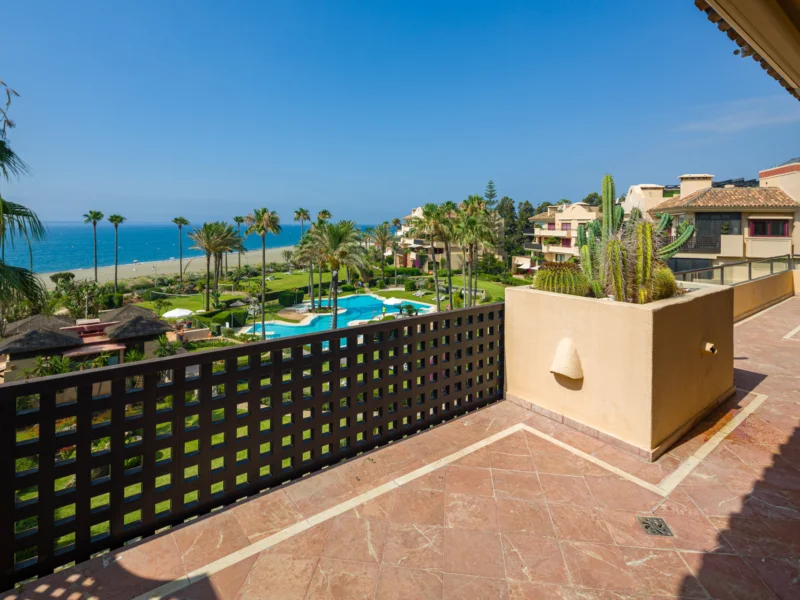 3 Bedroom Apartment for Sale in Estepona