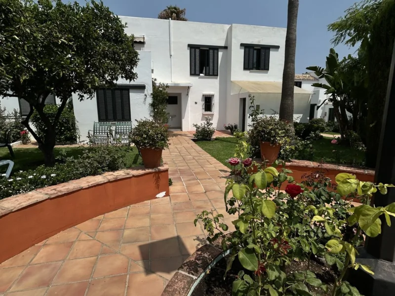 3 Bedroom Private Villa for Sale in San Pedro de Alcántara