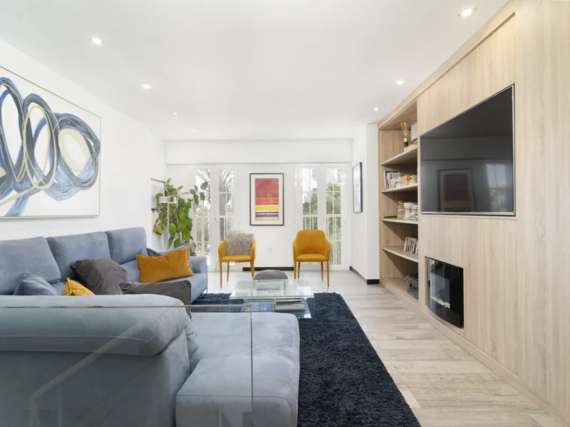 2 Bedroom Private Villa for Sale in Puerto Banús, Marbella