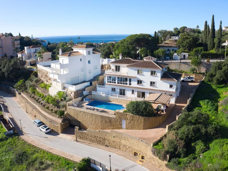 8 Bedroom Private Villa with Terrace for Sale in Elviria, Marbella